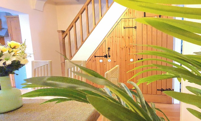 Windsor City Centre Cottage | Cozy 2-Bed Cottage in Windsor with Family-Friendly Amenities