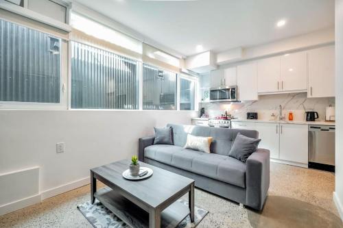 Downtown Toronto Hotel | Inviting 2BR Basement Suite in Downtown Toronto
