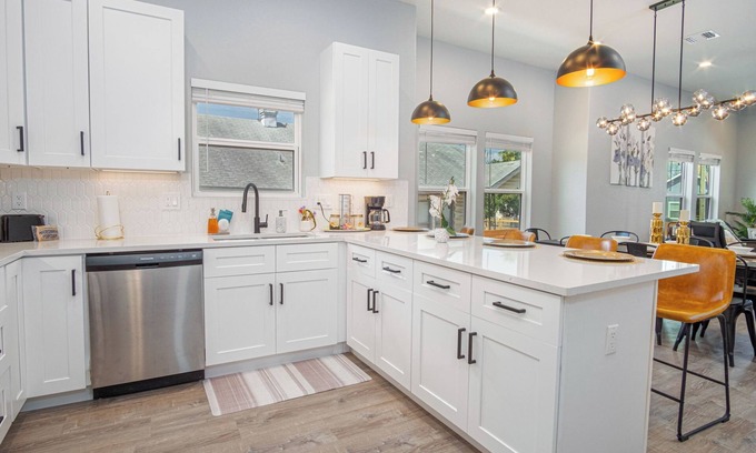 Highland Park Cottage | Inviting 4br/2ba Near Downtown & Riverwalk