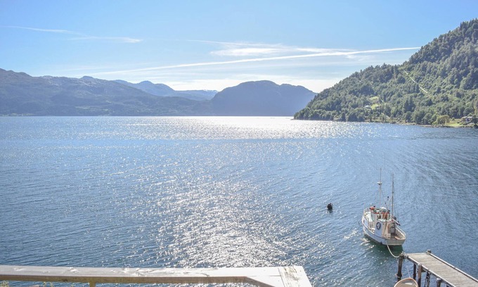 Kvam Apartment | Inviting Apartment with Boat Access on Beautiful Hardangerfjord