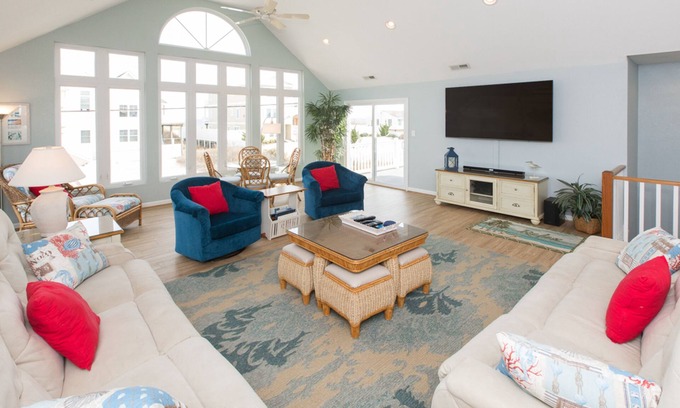 Sandbridge House | Inviting Beach Villa with Private Pool and Ocean View
