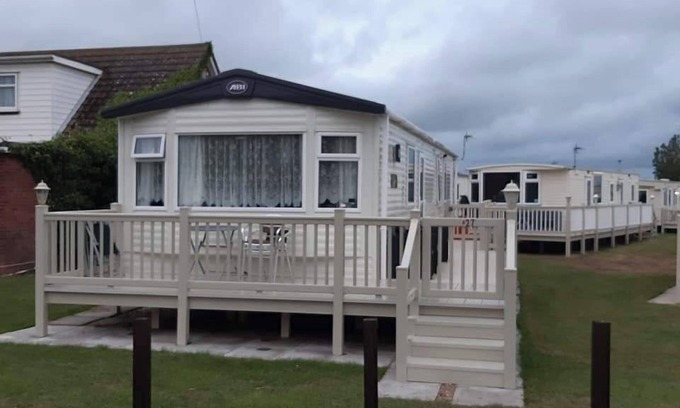 Skegness Cabin | Cozy 3-Bed Caravan in Ingoldmells with Family Amenities
