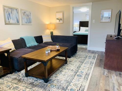 Greeley Apartment | Cozy Bungalow Near UNC - Free Bikes & Pet Friendly!