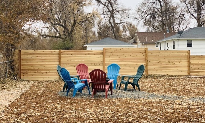 Greeley Apartment | Cozy Bungalow Next to UNC - Enjoy Free Cruiser Bikes!