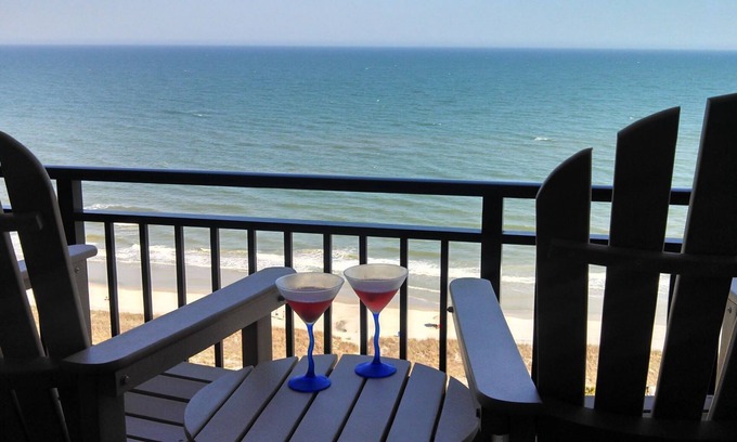 Myrtle Beach Condo | Romantic Getaway: Oceanfront Retreat with Spa Shower & Pool