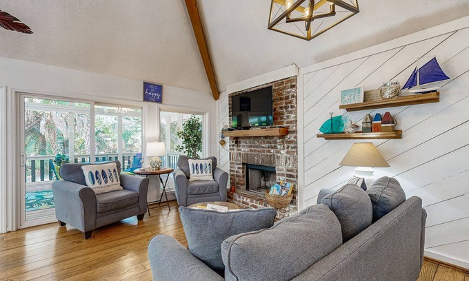 Ocean Ridge House | Pet-Friendly Retreat with Free WiFi & Oceanfront Views