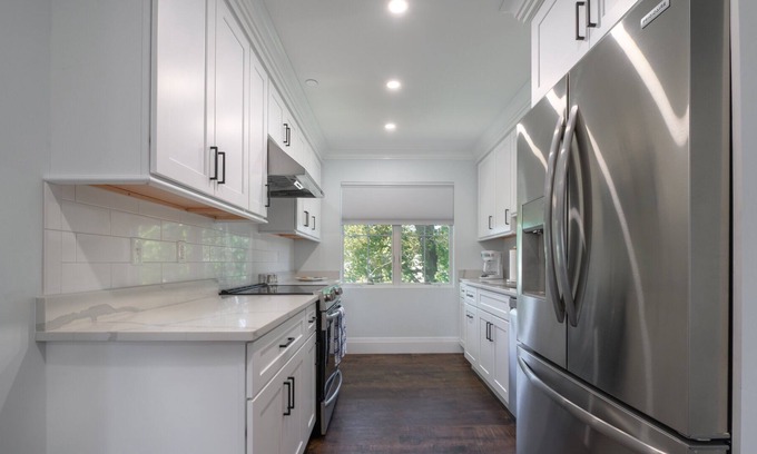 East Lyme Condo | Relaxing Oceanfront Condo for Families - Your Perfect Getaway