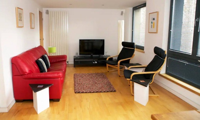 New Town Apartment | Cozy JOIVY Flat with Parking in Canonmills Awaits You