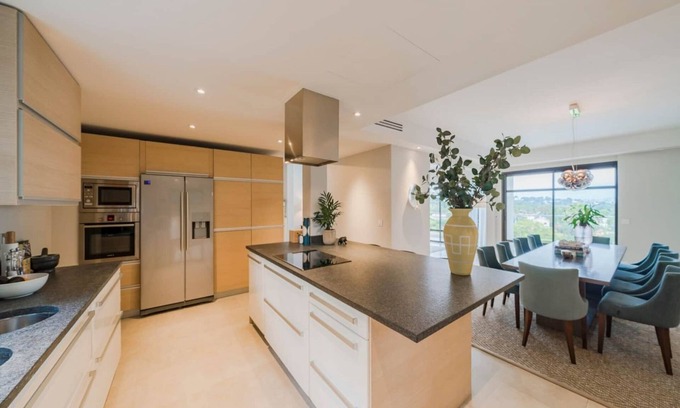 Peracko Blato House | Inviting holiday home with swimming pool