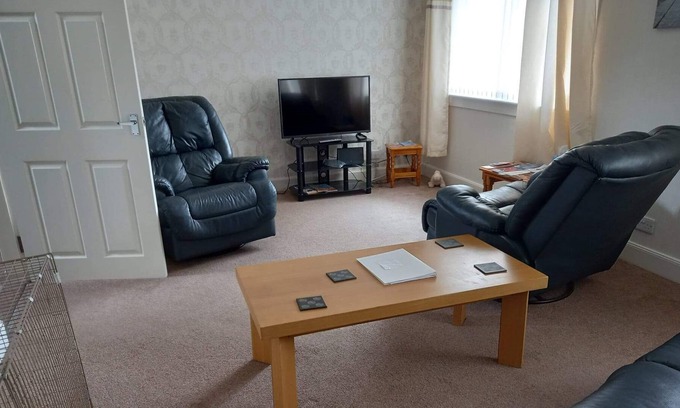 Wick Apartment | Bright 3-Bed Apartment with Spa and Family Amenities in Wick