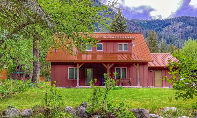 Joseph House | Inviting Riverfront Retreat with Mountain Views & Pet Perks