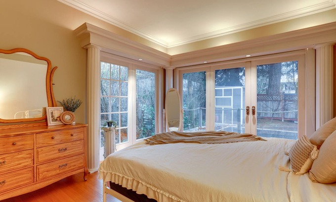 Old Ballard Apartment | Cozy Seattle Apartment: Oceanfront Views Near Ballard Locks