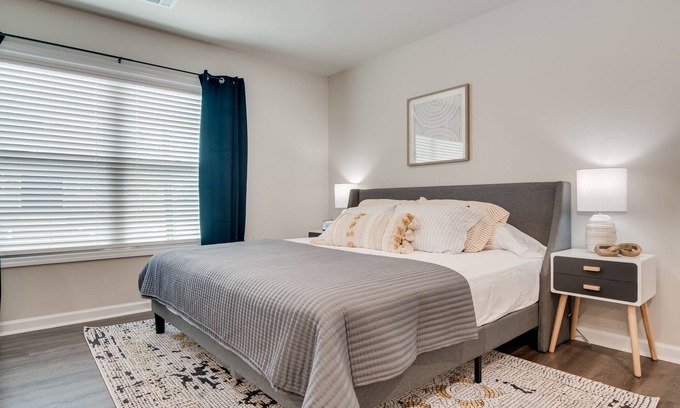 Augusta Apartment | Outstanding Jensen Studio with King Bed near Downtown