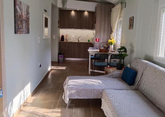 Paralia Ofryniou House | Io's Guest House