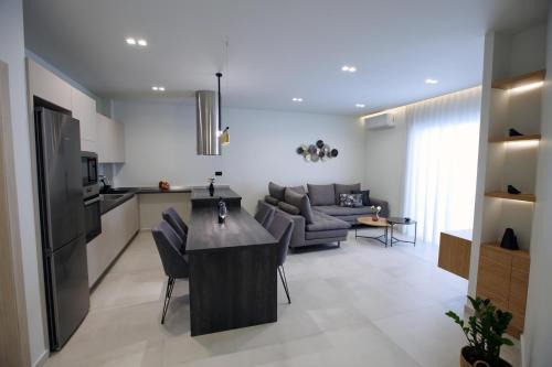 Nafplion City Centre Apartment | Experience Ioanna's Suite: A Family-Friendly Retreat