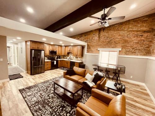 Ucon Apartment | Cozy Iona Mercantile BnB with Ocean Views & Breakfast