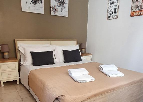 Old Town Apartment | Family-Friendly Ionian Citizen Apartment with Top Guest Rating