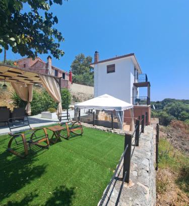 Alonissos House | Charming Iordanis House: Traditional Oasis in Alonnisos