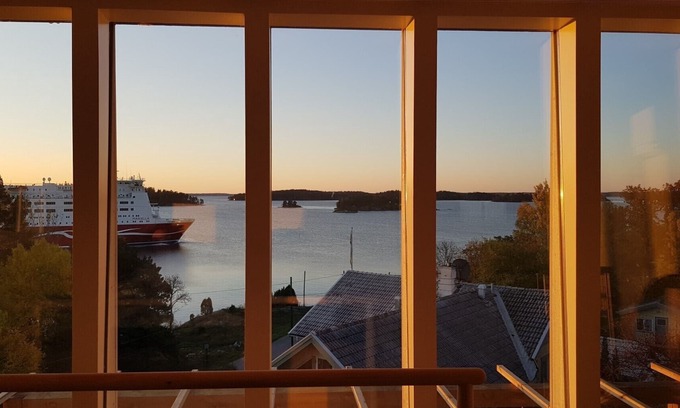 Osteraker Municipality House | IPaD Sea Cottages: Seaview Getaway with Oceanfront Bliss