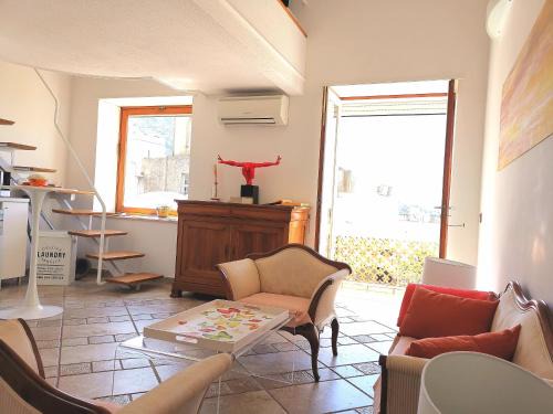 Anacapri Bed & Breakfast | Top-Rated Ipazia Capri: Breakfast & Hot Tub Await!