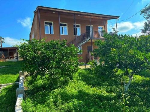 Tsqaltubo House | Irakli Guest House: Pet-Friendly Retreat with Kitchen Access