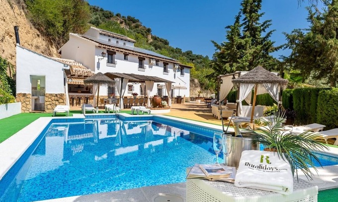 Montefrio Villa | Experience Iratxe Montefrío: Guest Rated 9.8 with Pool & Spa