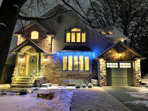 Markland Wood House | iResidence in Toronto - Unique Mansion with Spectacular Views