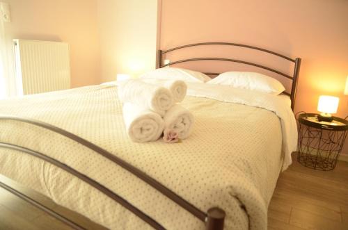 Anatoli Apartment | Irida Home: Family-Friendly Retreat with Perfect Ratings