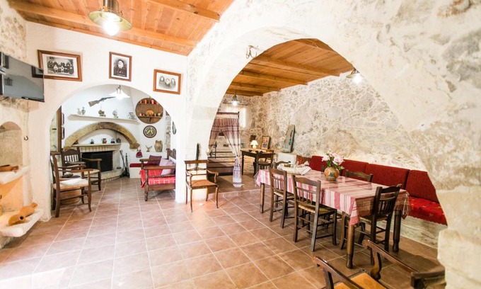 Alones House | Irini's House: Family-Friendly Stay with 9.7/10 Rating
