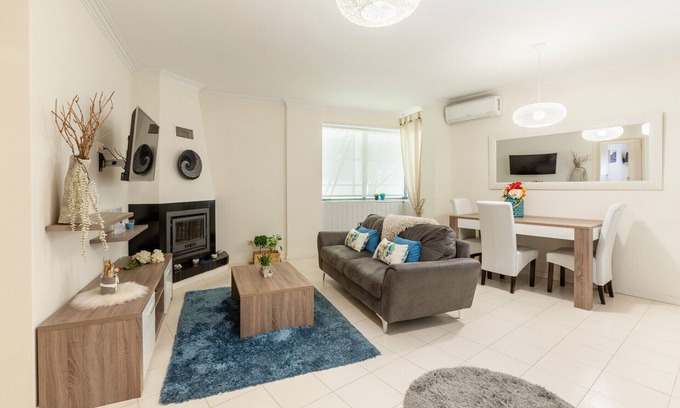 Braga Apartment | Iris Apartment: Prime Location with Oceanfront Views