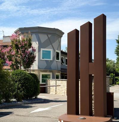 Erbusco Hotel | Discover Iris Hotel: 4-Star Stay with Breakfast & Accessibility