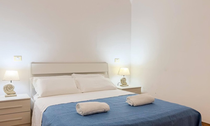 Meta Apartment | Iris .