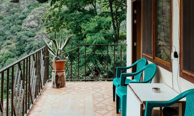 Alaverdi Bed & Breakfast | Budget-Friendly IRIS Mini Hotel with Family Amenities