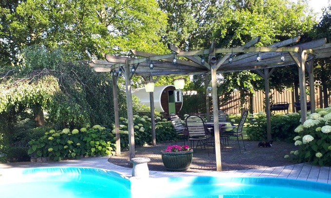 Wouwse Plantage Other | Comfortable Irish Bowtop Retreat in Huize Ouwervelden