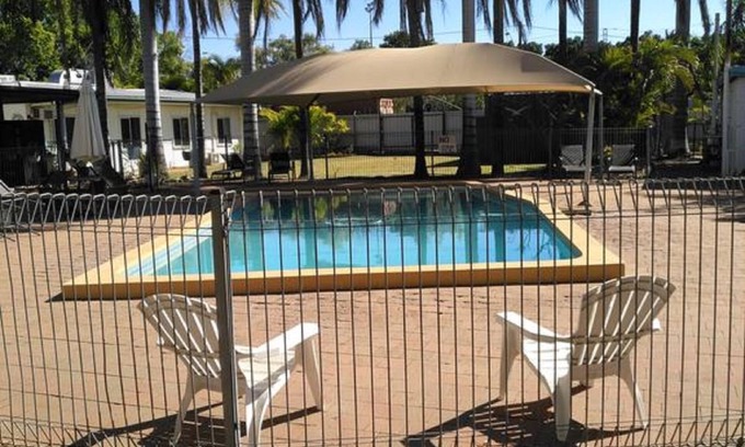 Parkside Hotel | Discover Irish Club Accommodation with Pool and Dining Options