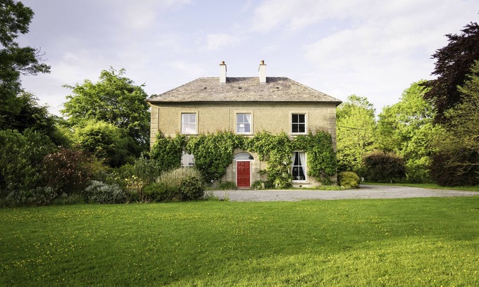 Enniscorthy House | Elegant Irish Mansion with Cottage, Pool & Pet-Friendly Stays