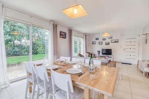 Planguenoual House | Ideal Family Retreat at Hotel Iroise with Great Reviews