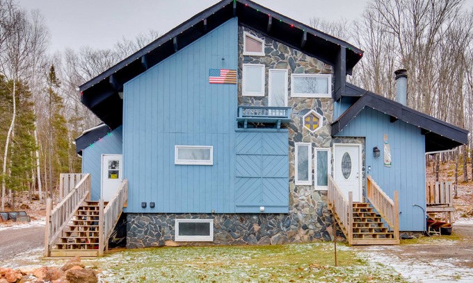 Stambaugh Condo | Iron River Condo: Cozy Retreat Near Skiing & Hiking