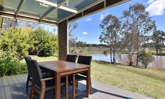 Pokolbin Villa | Inviting Ironbark Hill Villa 3: Family-Friendly Retreat