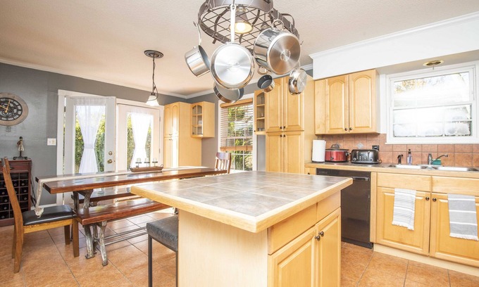 Kodak House | Ironwood Haven: Relax with Hot Tub, Firepit & Game Room