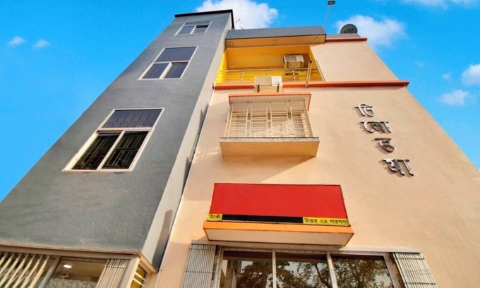 Basirhat Hotel | Budget-Friendly Stay at iROOMZ Tilottama Guest House