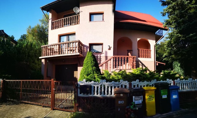 Ladek-Zdroj House | Perfect Getaway at Irysek: 10/10 Rated with Hot Tub & Kitchen