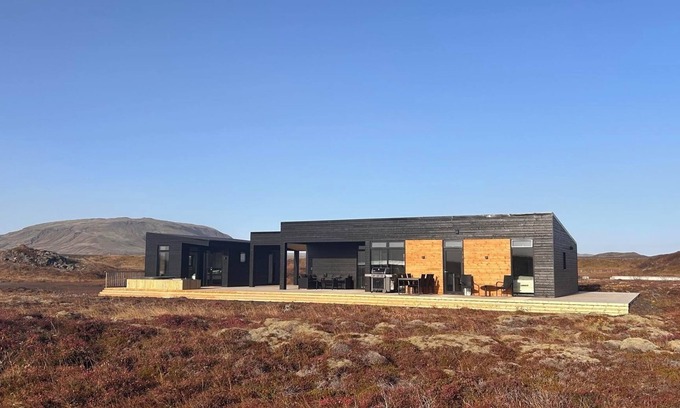 Selfoss Villa | A peaceful, private luxury retreat w/hot tub in the heart of the Golden Circle