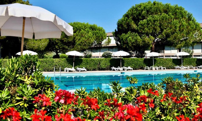 Marina di Bibbona Apartment | ISA-Apartment with Pool & Outdoor Space, Just Steps to the Sea