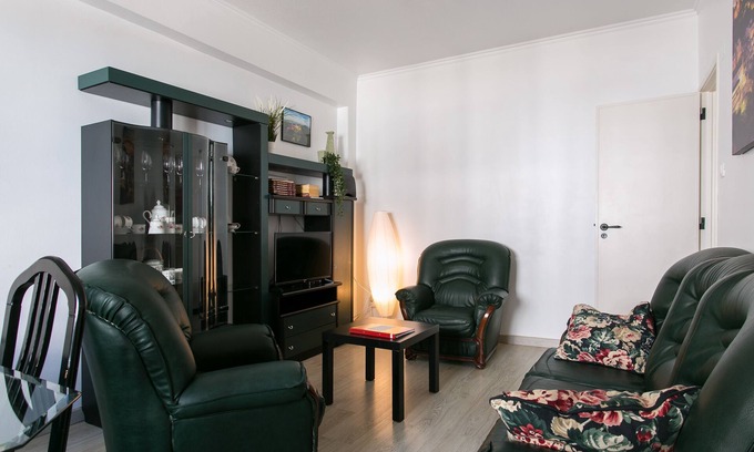 Algueirao - Mem Martins Apartment | Charming Holidays Apartment near Sintra with Ocean View