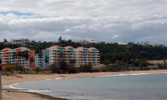 Arenales Bajos Condo | Beachfront Isabela Condo with Ocean View & Spa Amenities