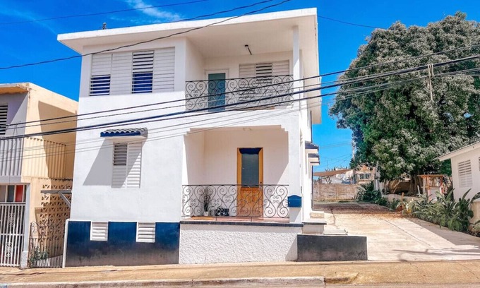 Isabela Villa | Isabela Surf Town House |Ocean View Near Surf Spot