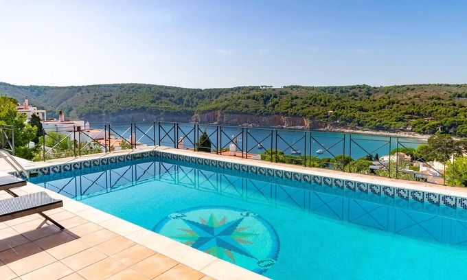 L'Escala Villa | Isabelle: Villa with Private Pool & Ocean View in Cala Montgó