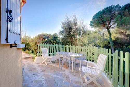 Le Rayol House | Oceanfront Escape at Isadora Duncan with Breakfast Included