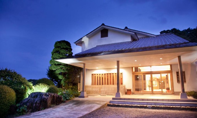 Okawa Hotel | Isaribi: 4-Star Retreat with Private Pool & Hot Tub